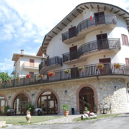 Villalago B&B La Tana Dell'Orso المظهر الخارجي الصورة