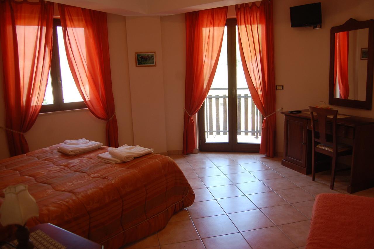 Villalago B&B La Tana Dell'Orso المظهر الخارجي الصورة