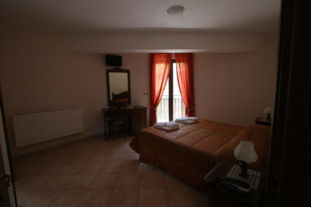 Villalago B&B La Tana Dell'Orso المظهر الخارجي الصورة