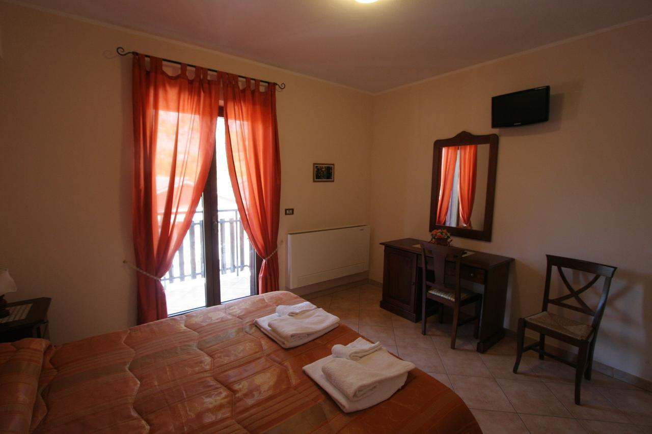 Villalago B&B La Tana Dell'Orso المظهر الخارجي الصورة
